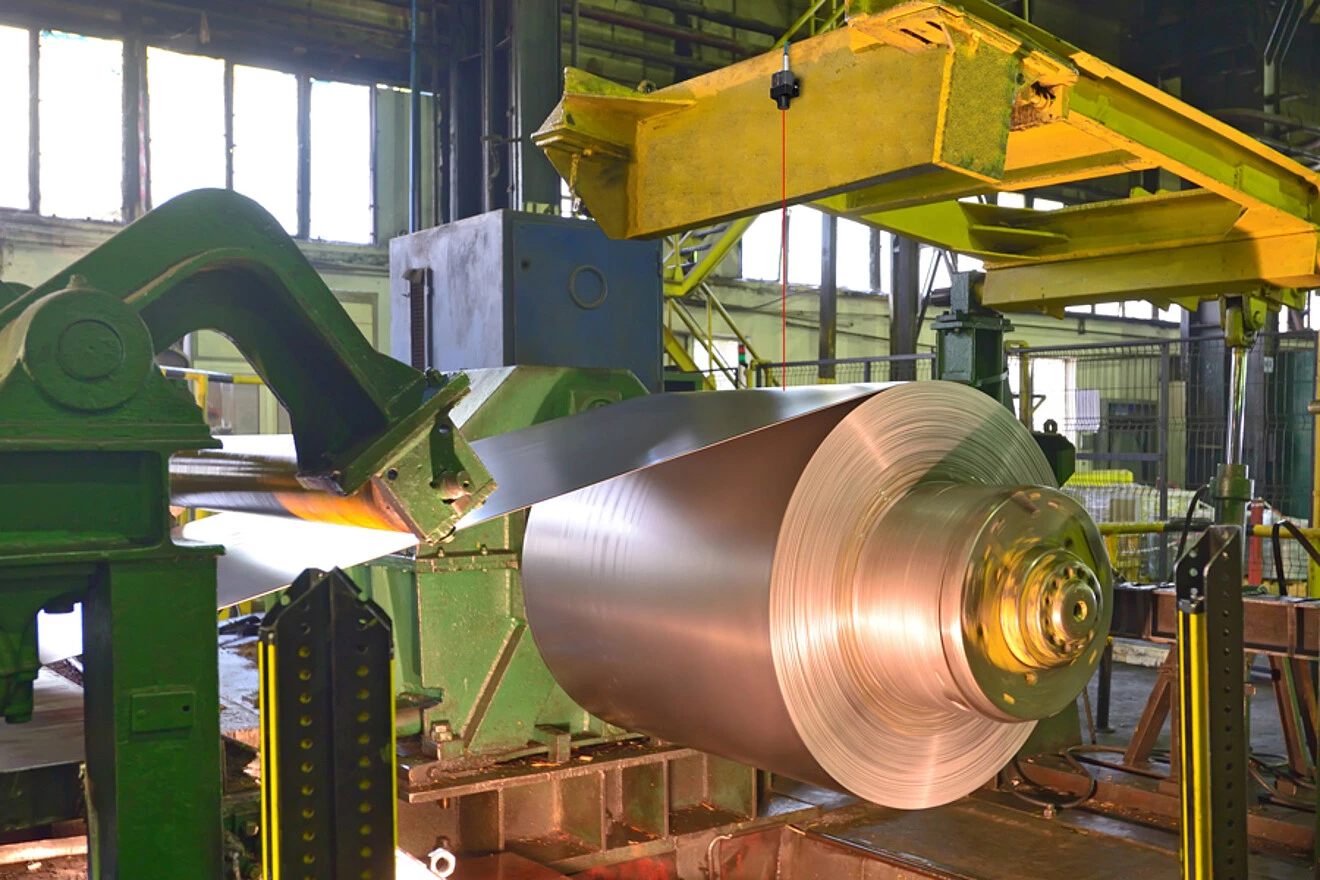 Автомати AUTO‑режиму забезпечують стабільні сигнали на темних поверхнях