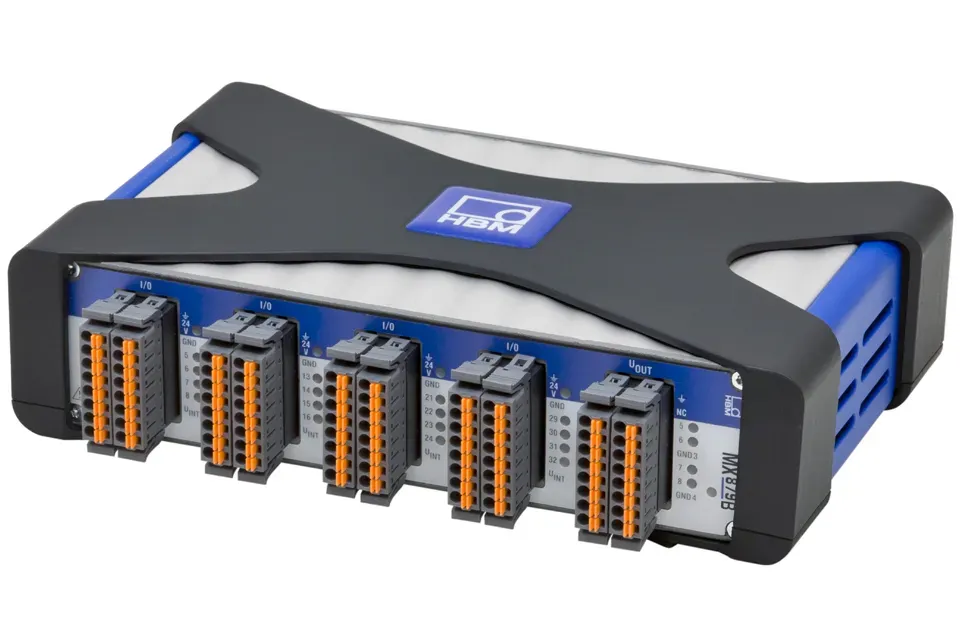 QuantumX MX879B 8 analog outputs ±10V and 32 digital I_O module HBM