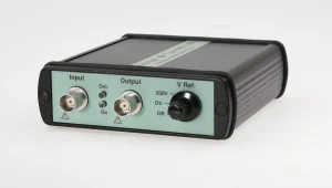 Type 5008 — прилад підсилювач для калібрування поляризаційної напруги мікрофона (DC-буфер)